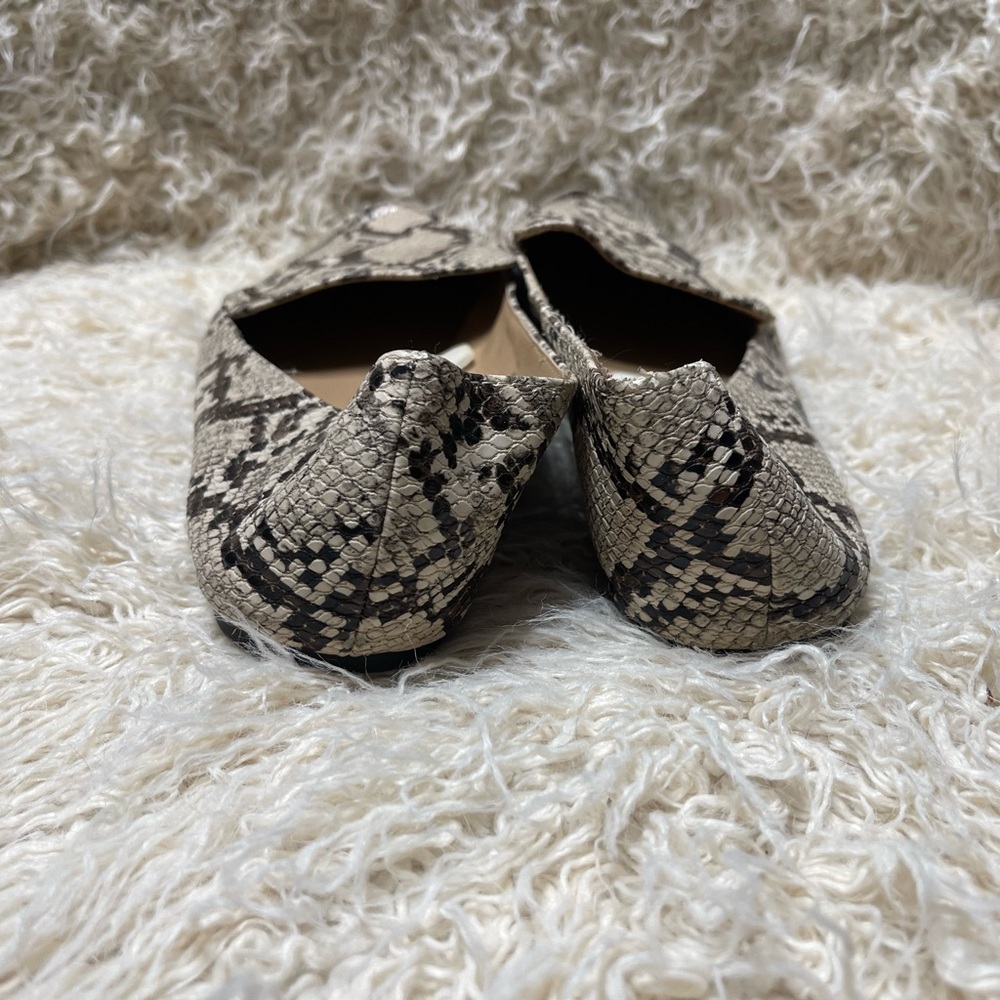 Women's Snakeskin Pattern flats - Picture 4 of 5